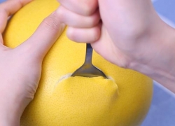柚子皮怎么剥比较快 怎样不用工具剥柚子皮