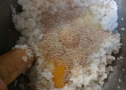 有锅巴的蒸米饭是怎么做出来的 如何用米饭做锅巴